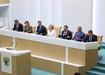Валентина Матвиенко поручила Минцифры представить дорожную карту по запуску «Почты России» в исторических регионах