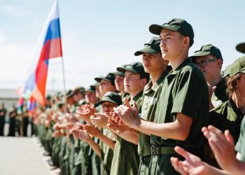 Центр «ВОИН» обучил около 7 тысяч подростков на летних сменах «Время юных героев»