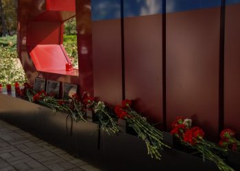 В Донецке прошла акция памяти жертв атаки украинских беспилотников на Татарстан