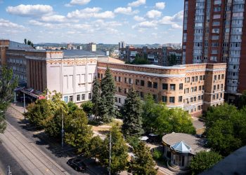 В Донецке начали благоустройство сквера имени Сергея Прокофьева