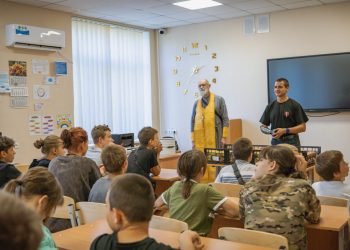 В Амвросиевском детском доме «Росток» в День Преображения Господня прошла беседа о вере