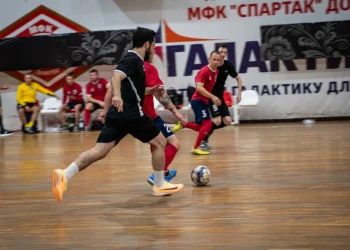 В ДНР проходит Кубок Главы по футболу среди работающей молодежи