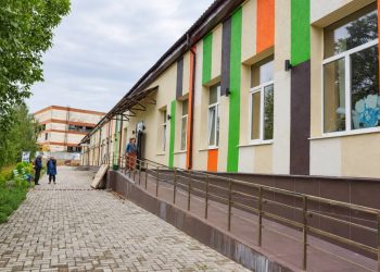 В Волновахе завершают капитальный ремонт центра культуры «Юность»