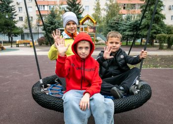 В Мариуполе после реконструкции открыли детский сквер «Лукоморье»